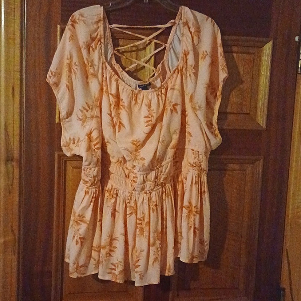 Torrid Floral Crinkle Gauze Top. Sz.4=26 - Picture 6 of 7